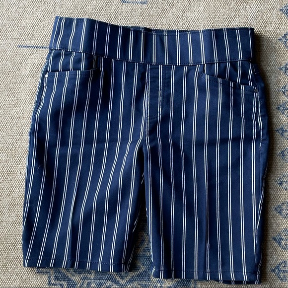 intro.❤️ love the fit Pants - NWOT Bermuda Stretch Petite 4p  Intro ❤️ love the fit